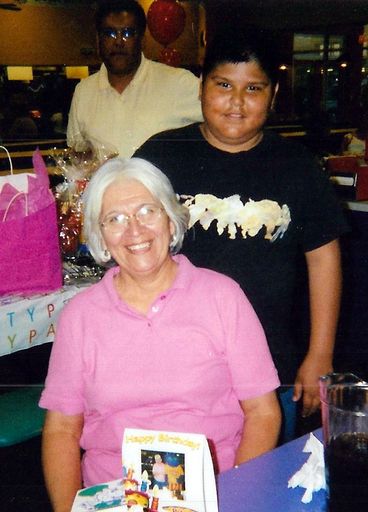Yolanda C. Gonzalez photo gallery thumbnail 128 of 357