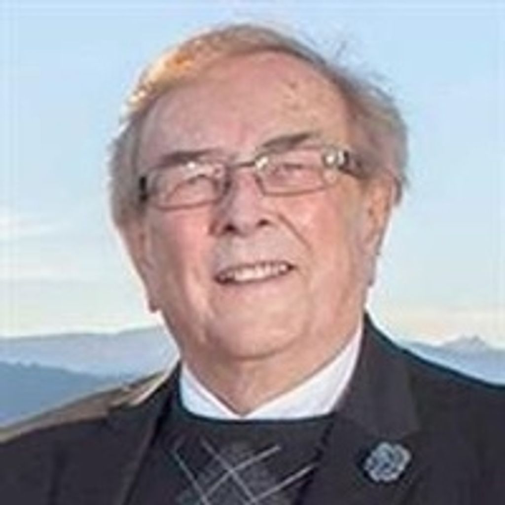 Dennis L Starkweather