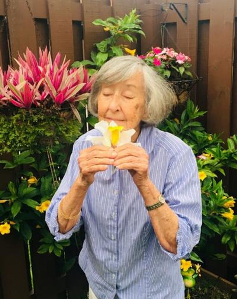 Laura B Sanchez Profile Photo