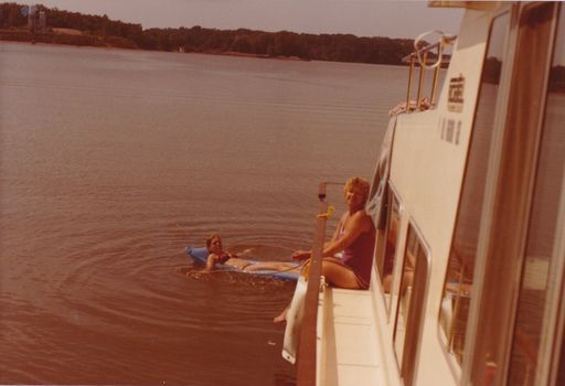 Carolyn J. (Bergstrom)  Bohl photo gallery thumbnail 95 of 133