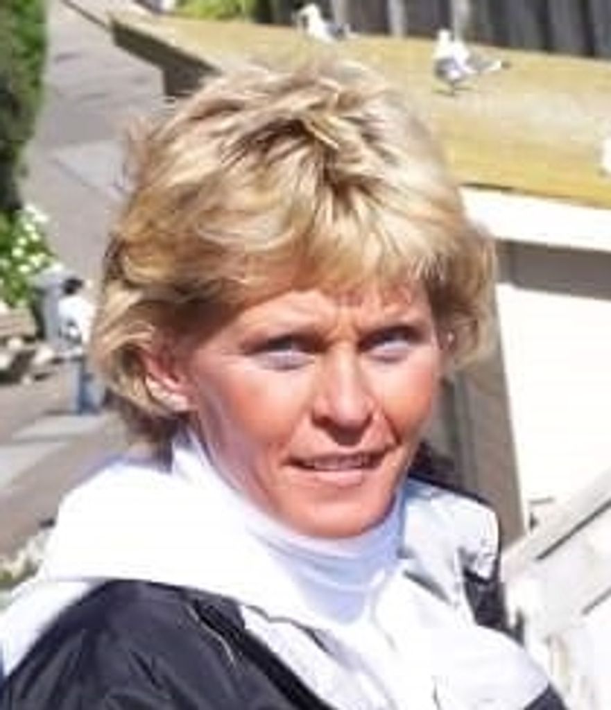 Robyn  Carol Schmidt