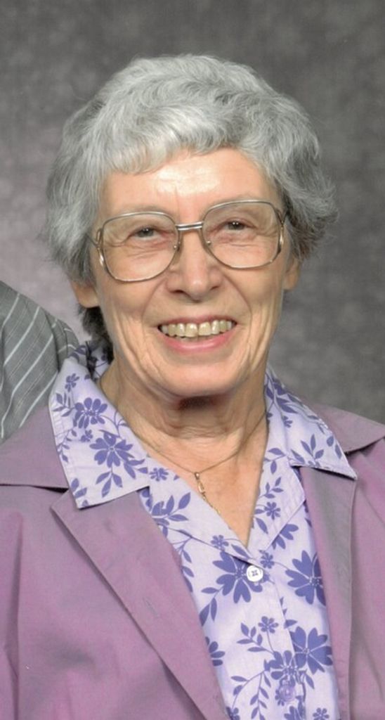 Julia Merl Peveler Profile Photo