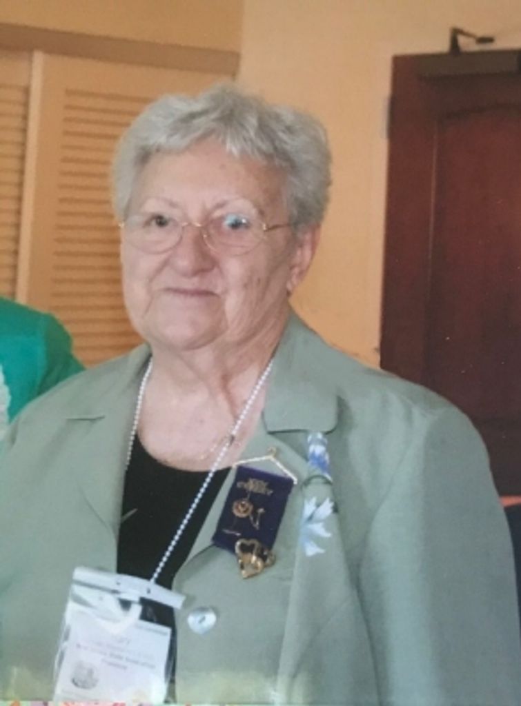 Mary Anna Cable Profile Photo