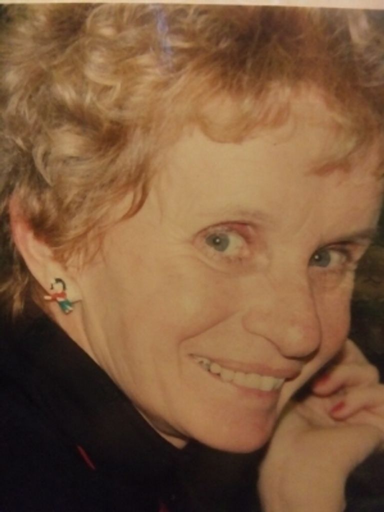 Helga Lentine Profile Photo