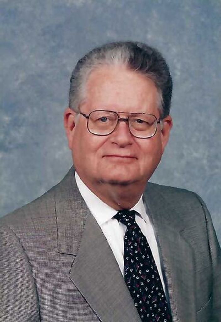 Thomas Peters Young Profile Photo