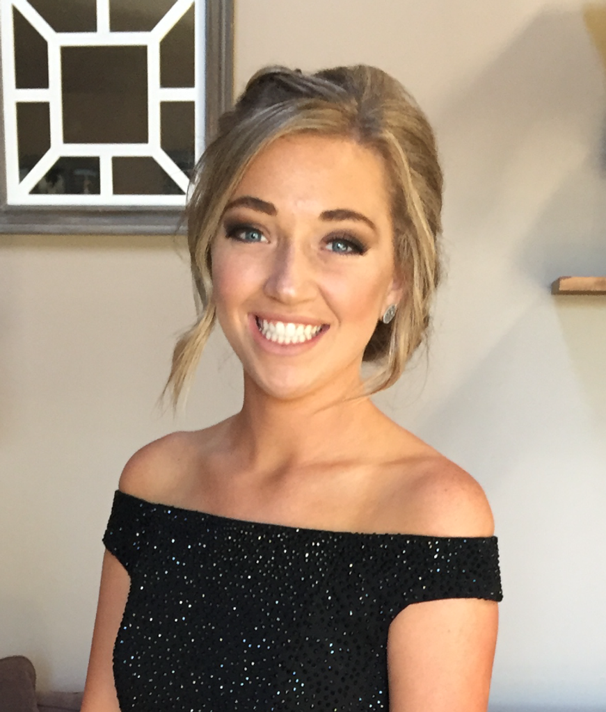 Lindsey E. Stoefen