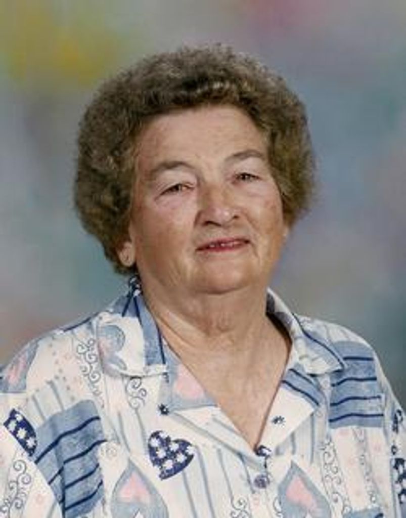 Laura "Maxine" Sanders