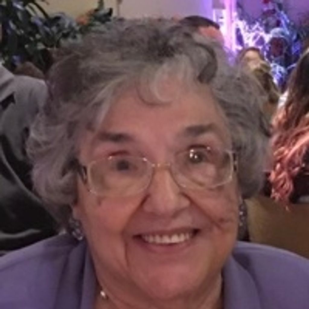Esther Rose Holmes