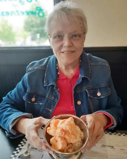 Janet Brewer's obituary image