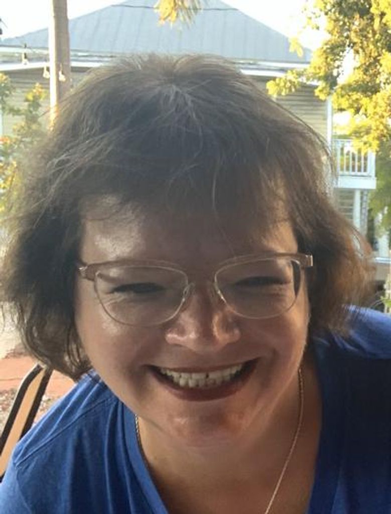 Amy Linton Profile Photo
