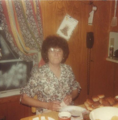 Frances Brewer photo gallery thumbnail 6 of 30