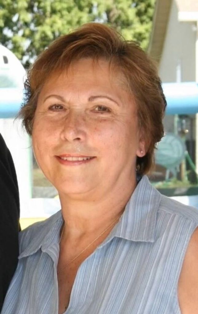 Juliana (Evon)  Hummel Mitchell