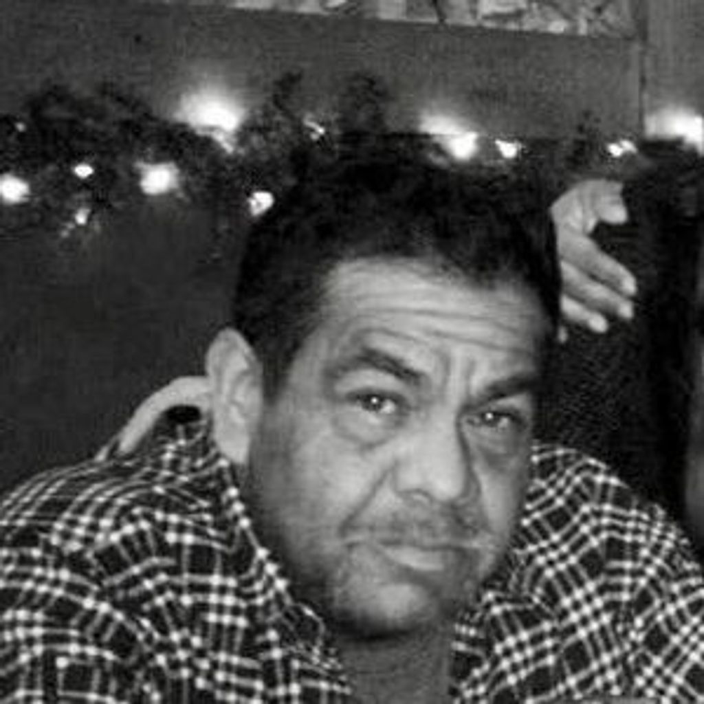 Lee Cisneros
