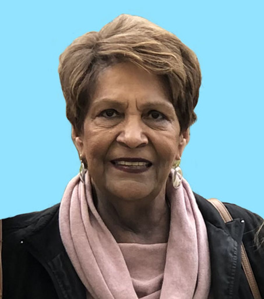 Elia Castillo Cabello