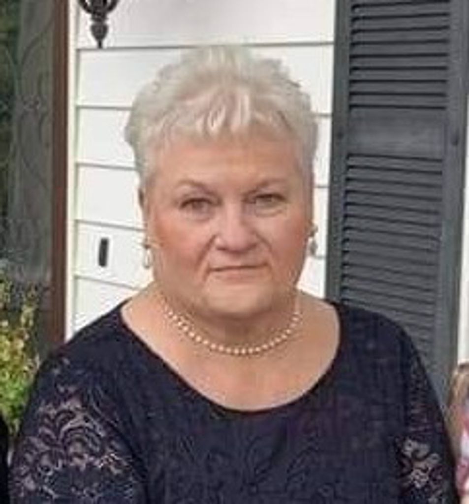 Lottie Lee Hunter Profile Photo