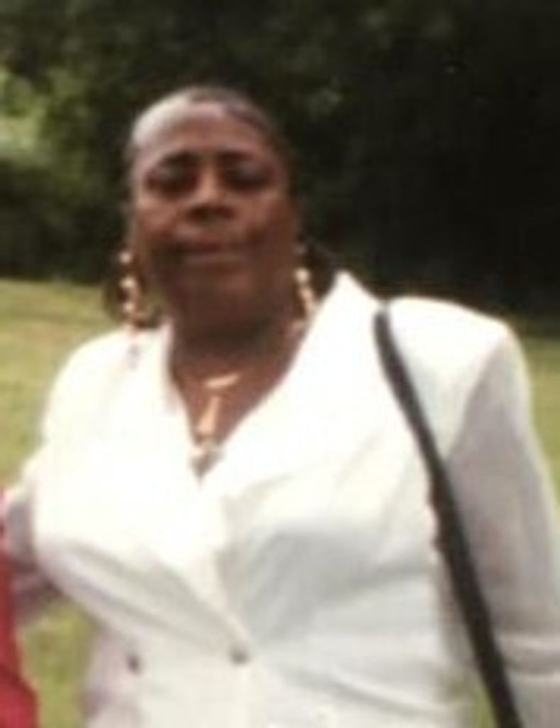 Mrs Essie B Riggons Profile Photo