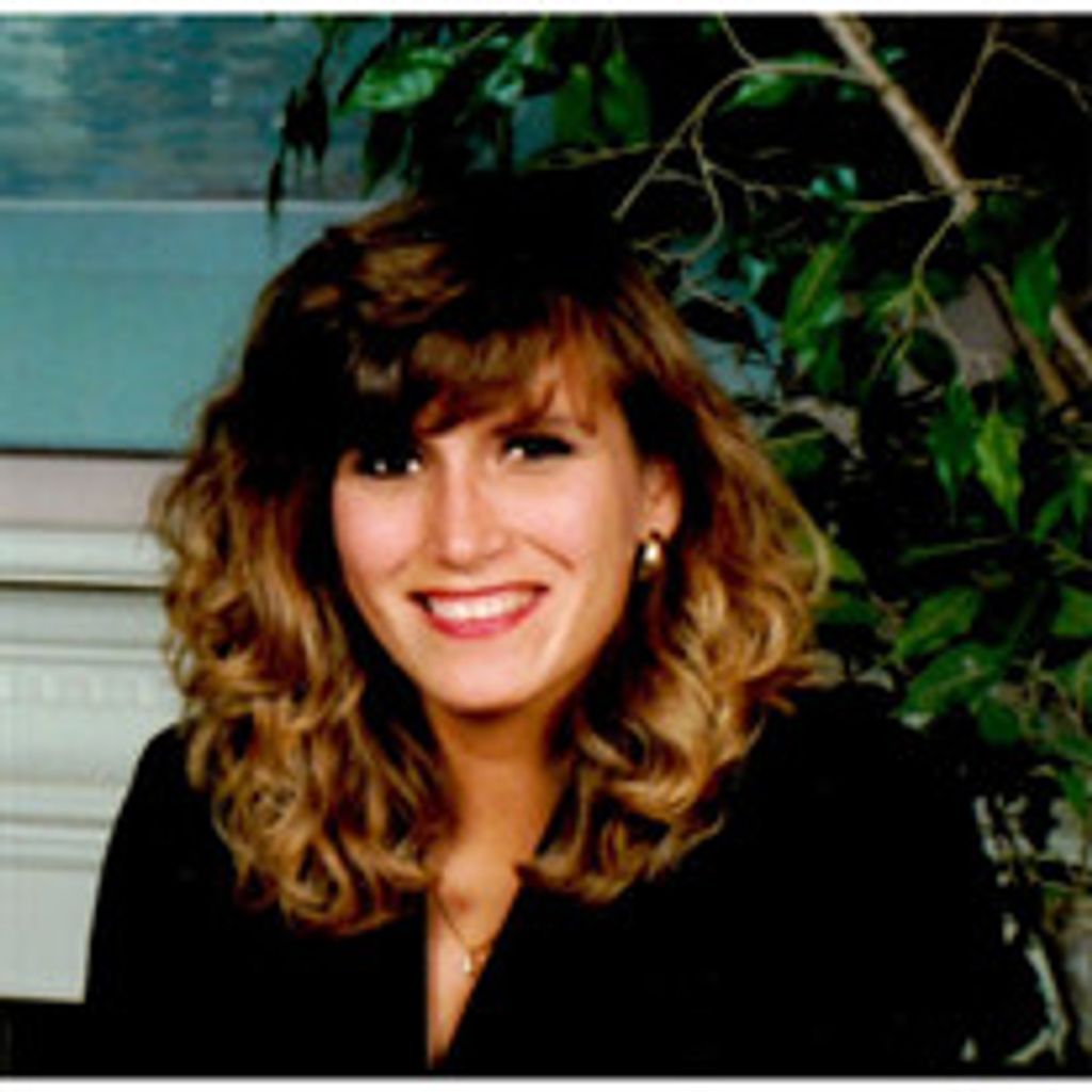 Carolyn E Hodges