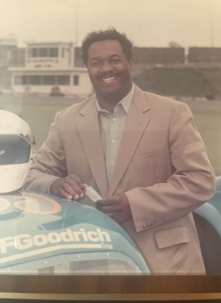 Robert Wilson Profile Photo