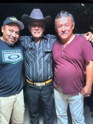 Adolfo Quintanilla photo gallery thumbnail 60 of 80