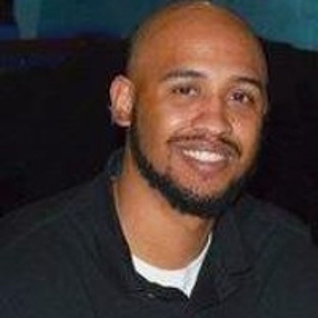 Derek Robert Maez