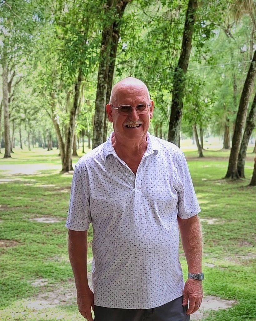 Robert Burns Riggs Profile Photo