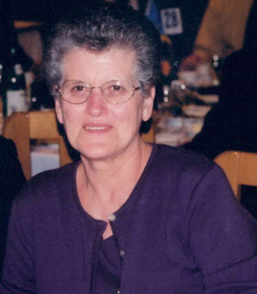 Angela Papais