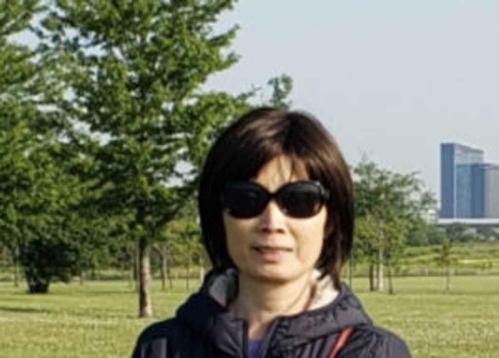 Cui Jun Tan of Chicago