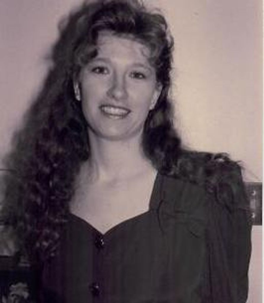 Lisa R Flye