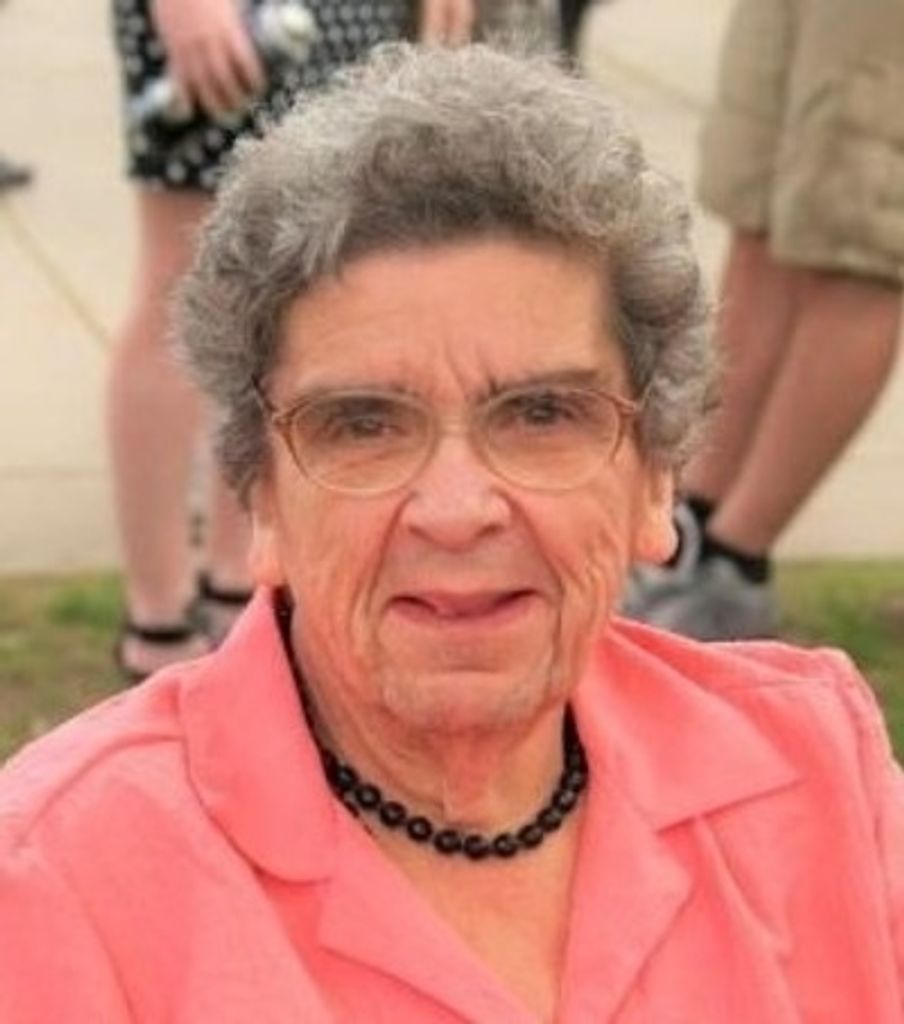 Winifred Mae "Winnie" Kumnick Profile Photo