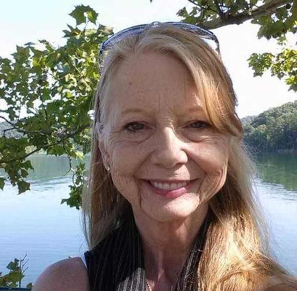 Frankie Sue Akers Profile Photo