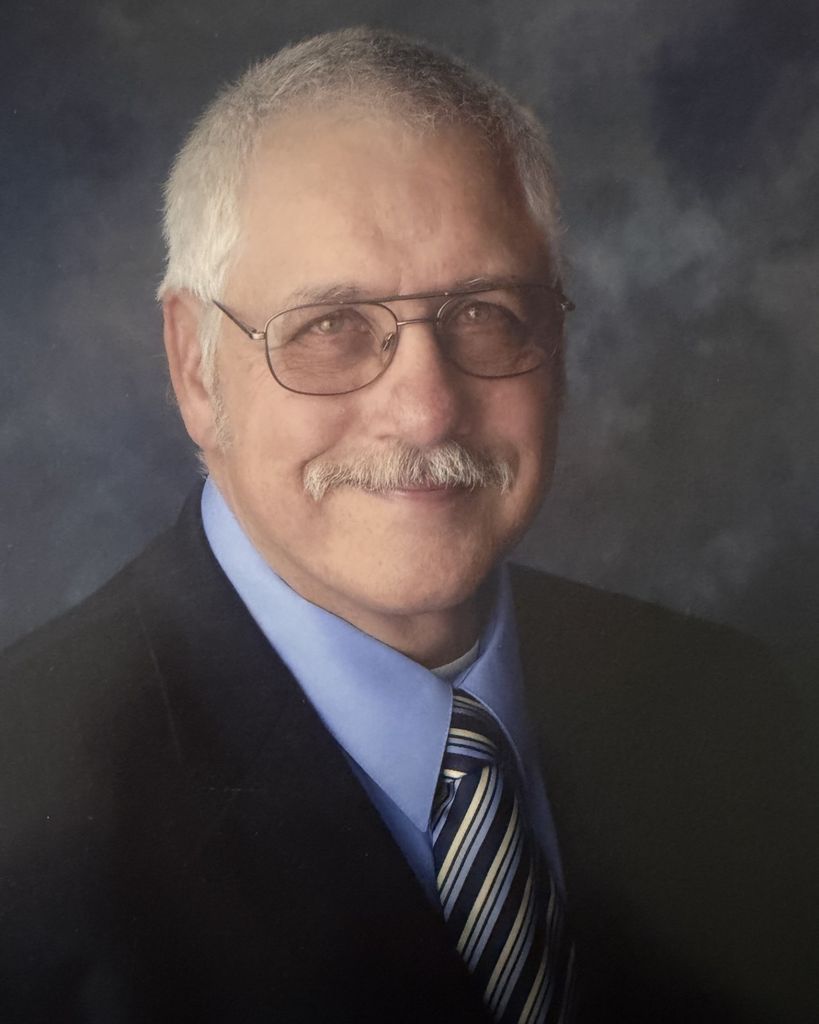 Robert "BOB" DEE Mooney