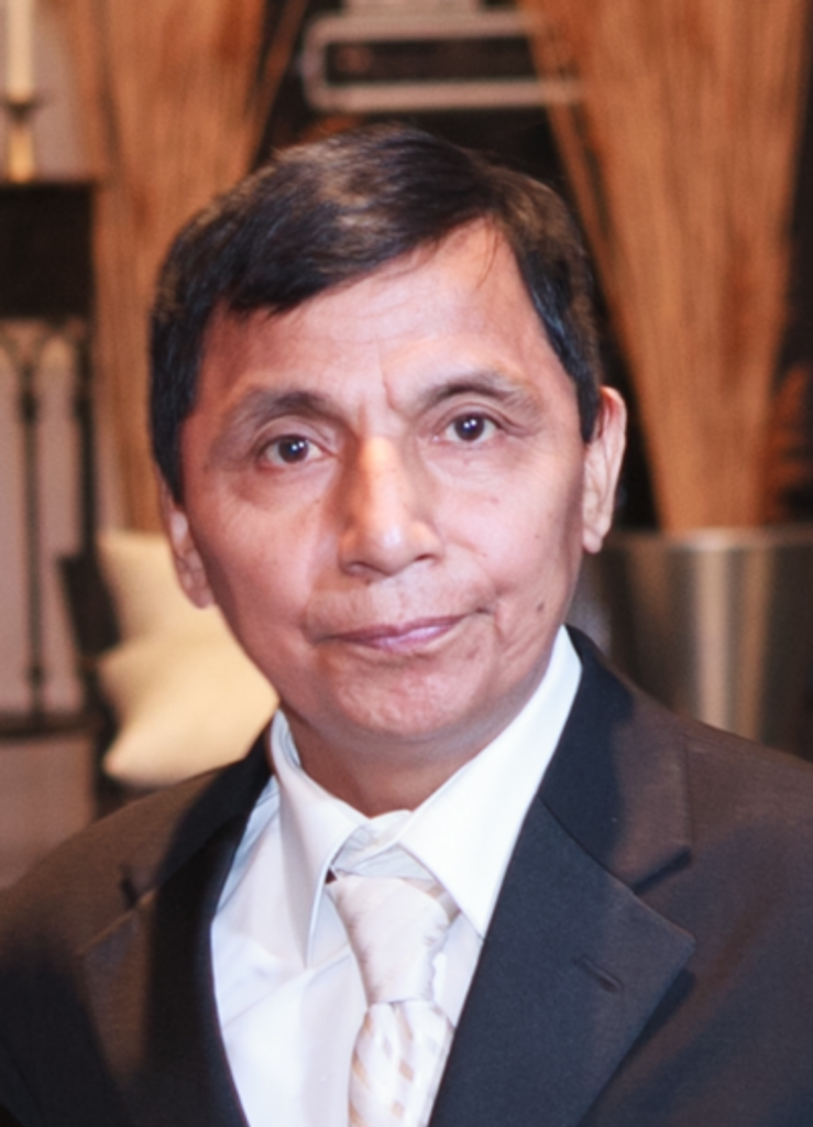 Luis Vinanzaca Profile Photo