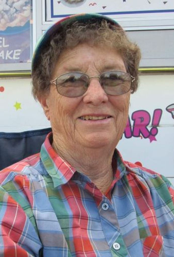 Marline  Kay Holfeltz