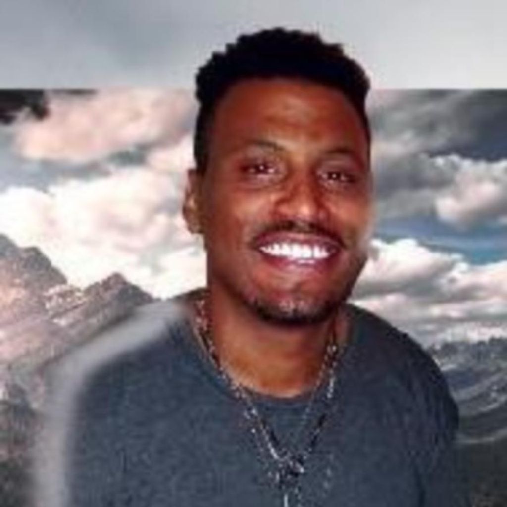 Derrelle Ladone Thruston
