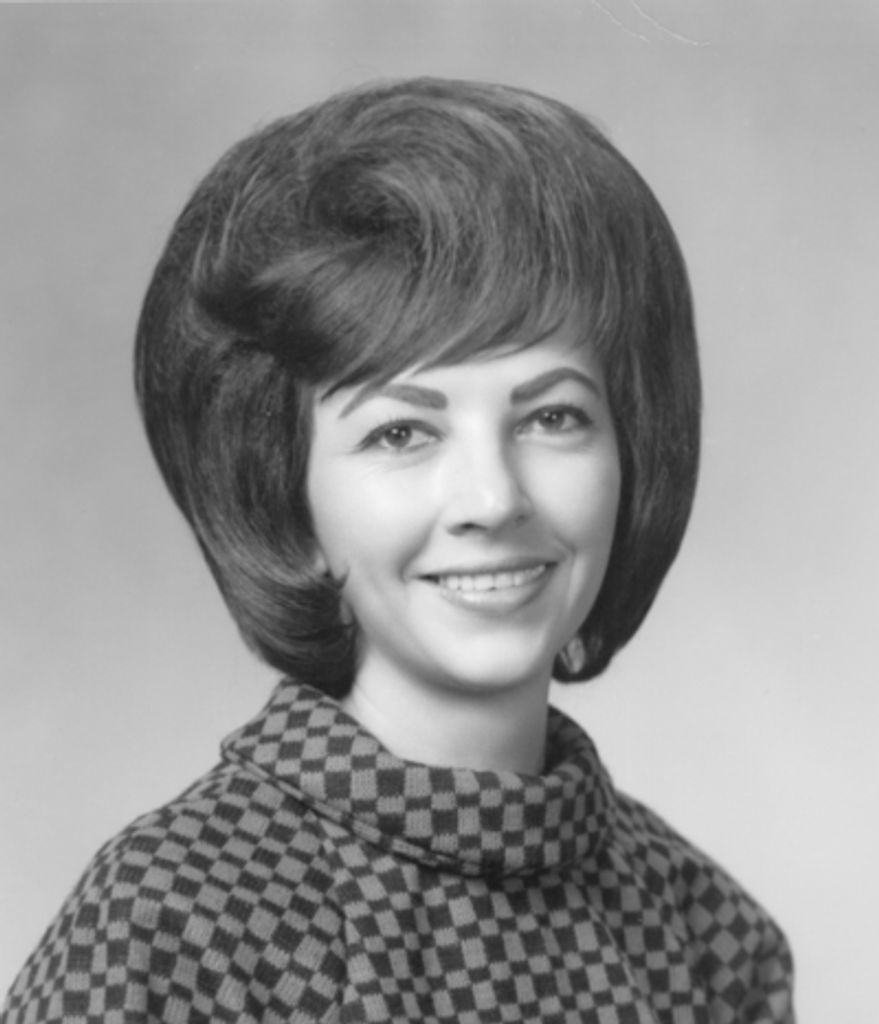 Lou Ann Peterson Profile Photo