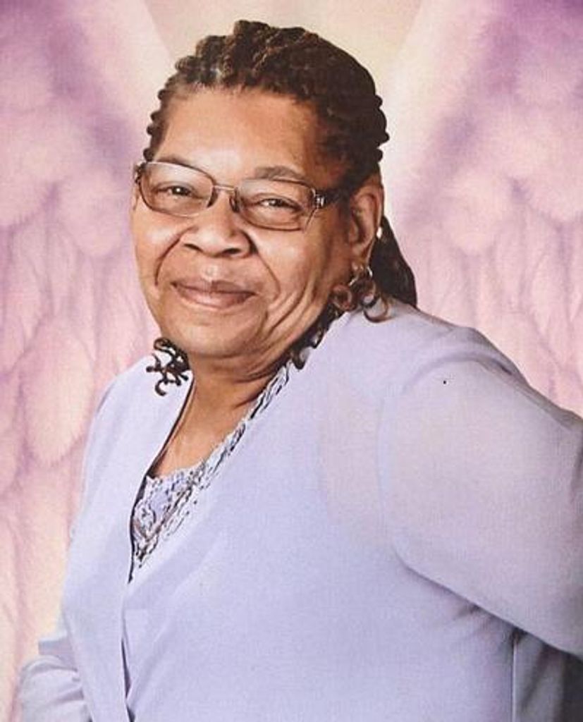 Angela Mills Profile Photo