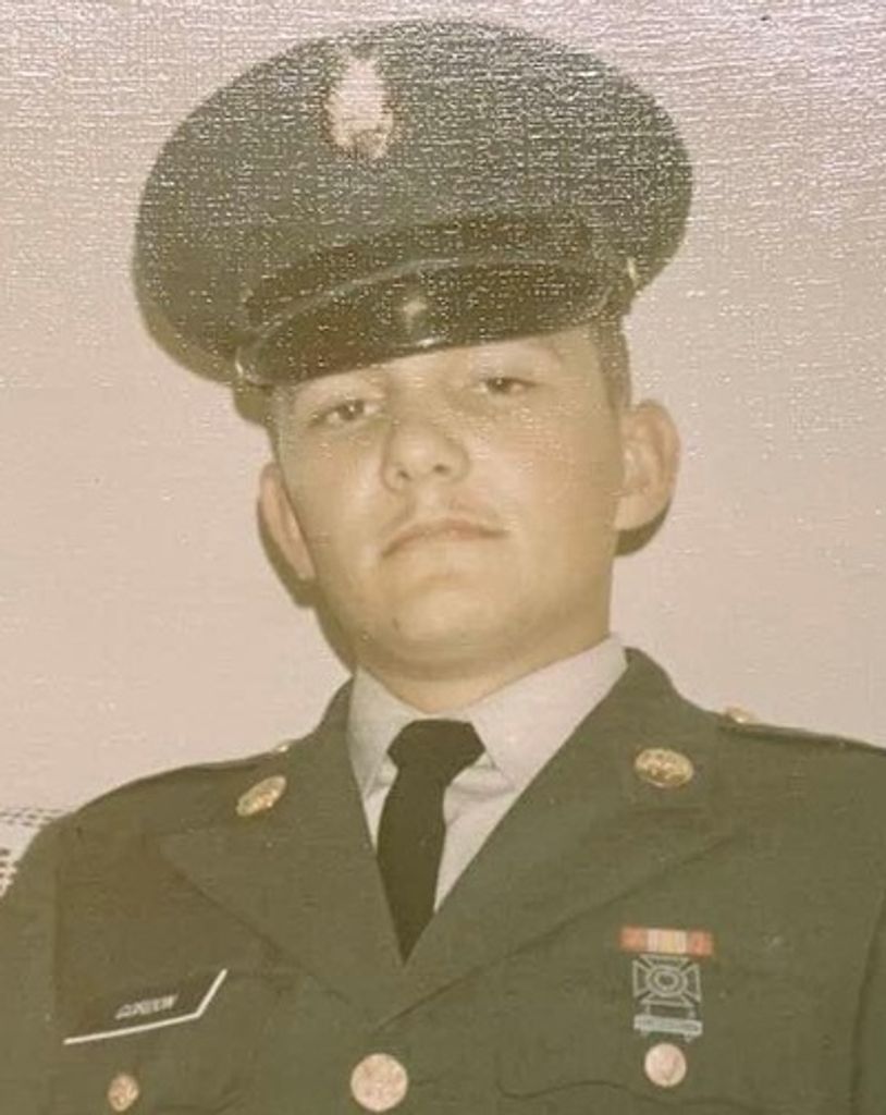 Robert Lowell Gordon Profile Photo