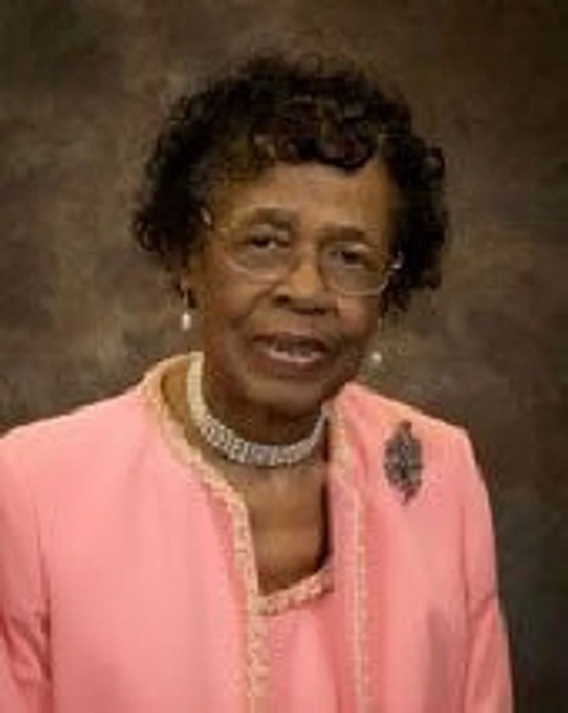Laureen Bland Dean Profile Photo