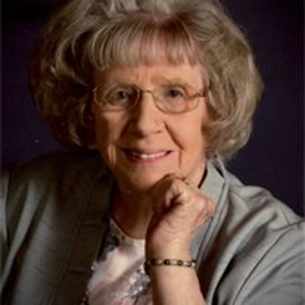 Doris E Snowden