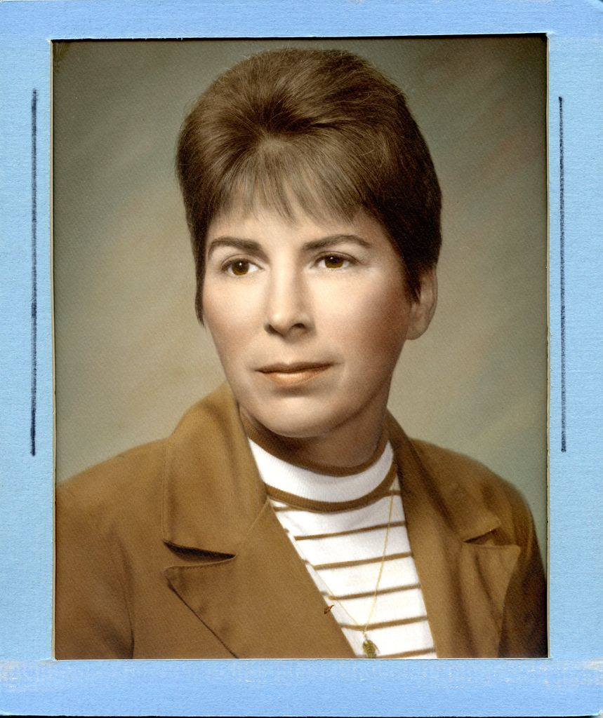 Carola "Robin" Thomas