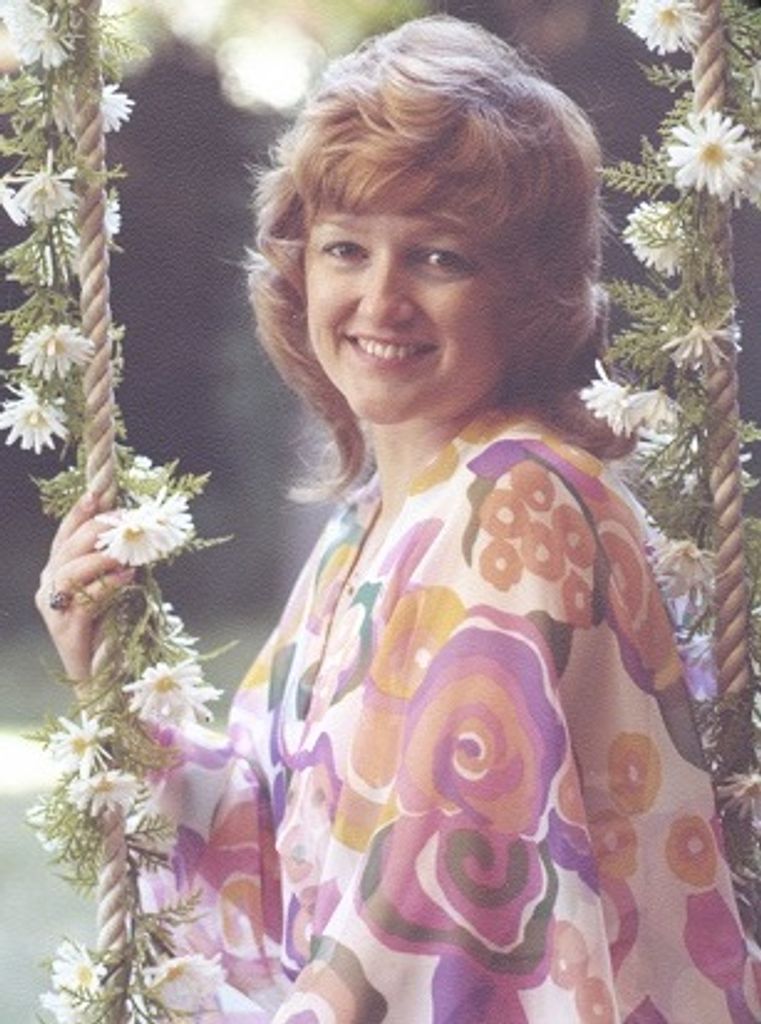 Saundra Lee