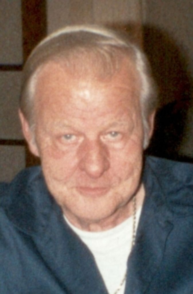Robert J Henn, Sr.