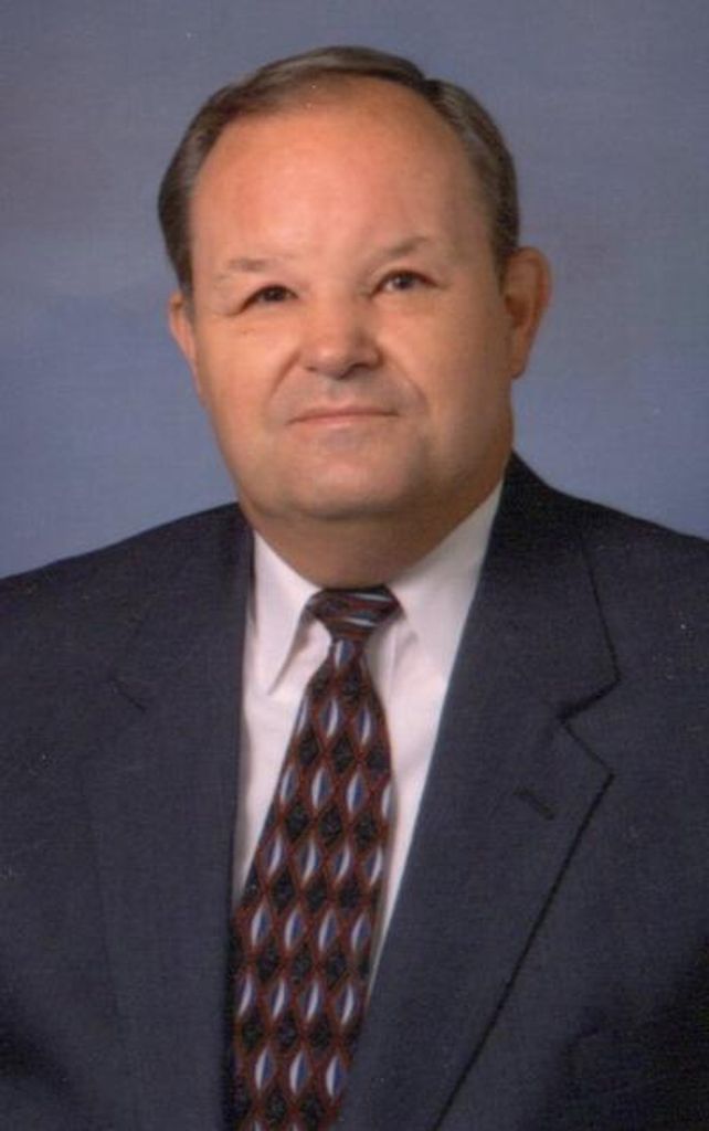 Lee B. Walter Profile Photo
