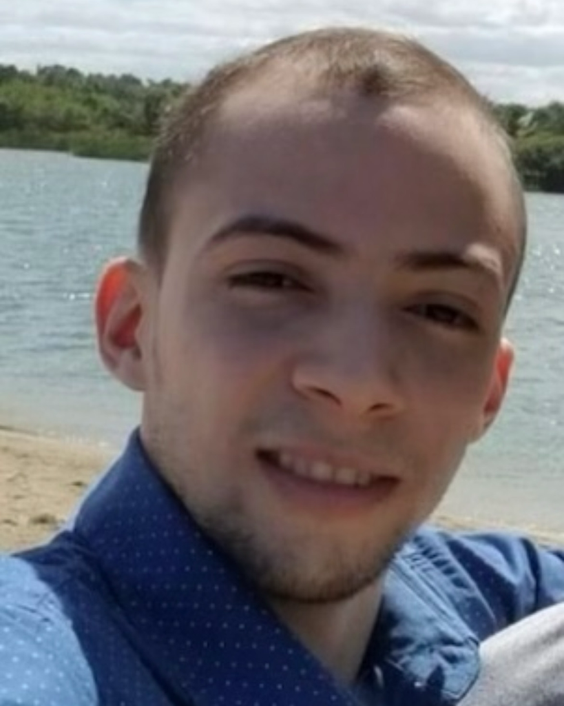 Roberto D Taveras