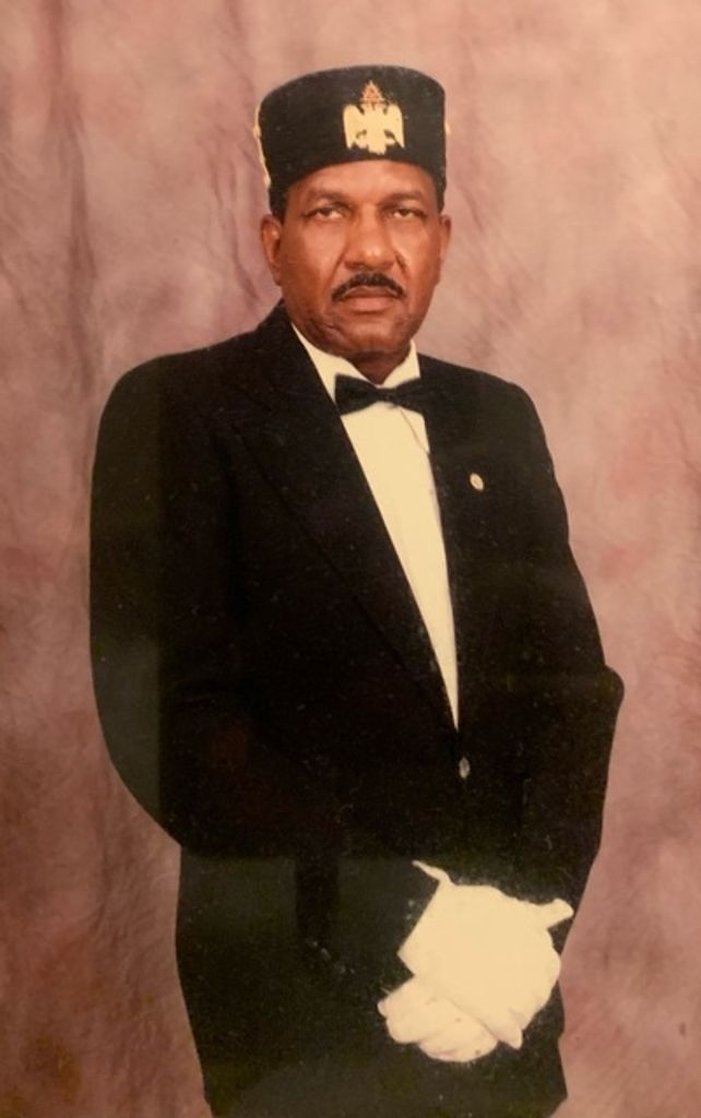 Retired Ssg Robert T. Henderson Profile Photo