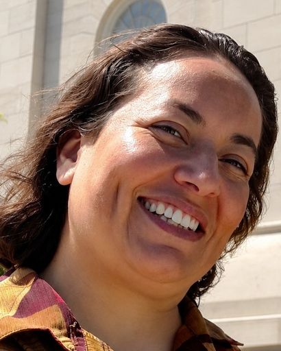 Laura Yvonne Hernandez Profile Photo