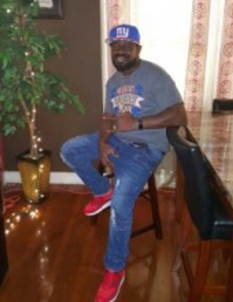 Robert Hamilton Jr. Profile Photo