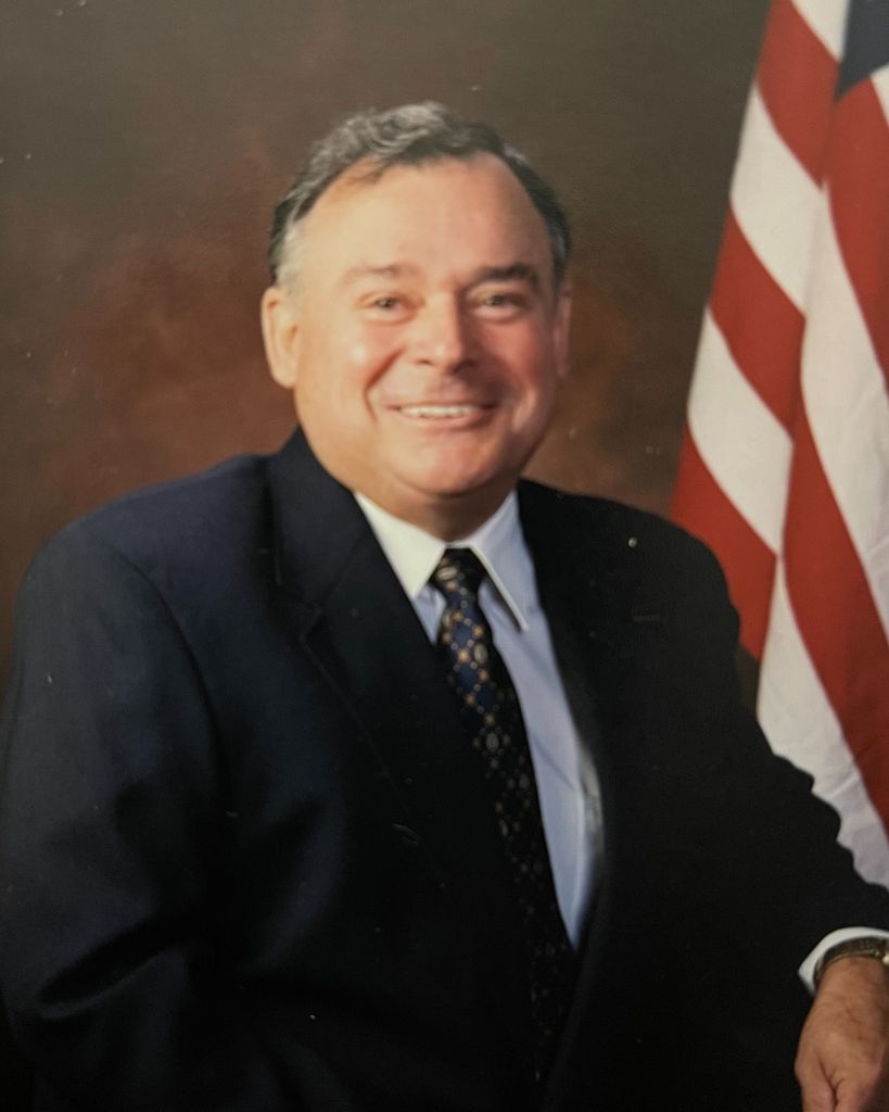 Roger Lee Glovier Profile Photo