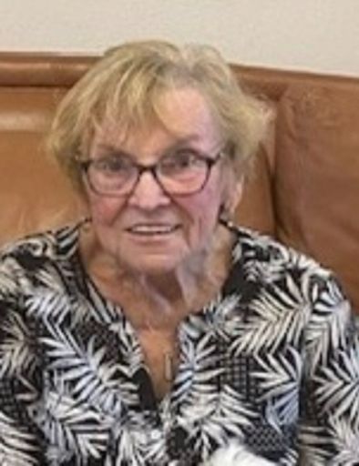Saundra Tokarz Hilmes Profile Photo