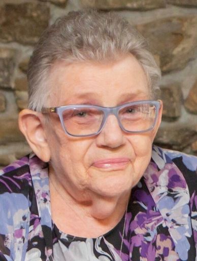 Marlene Collins photo gallery thumbnail 7 of 27